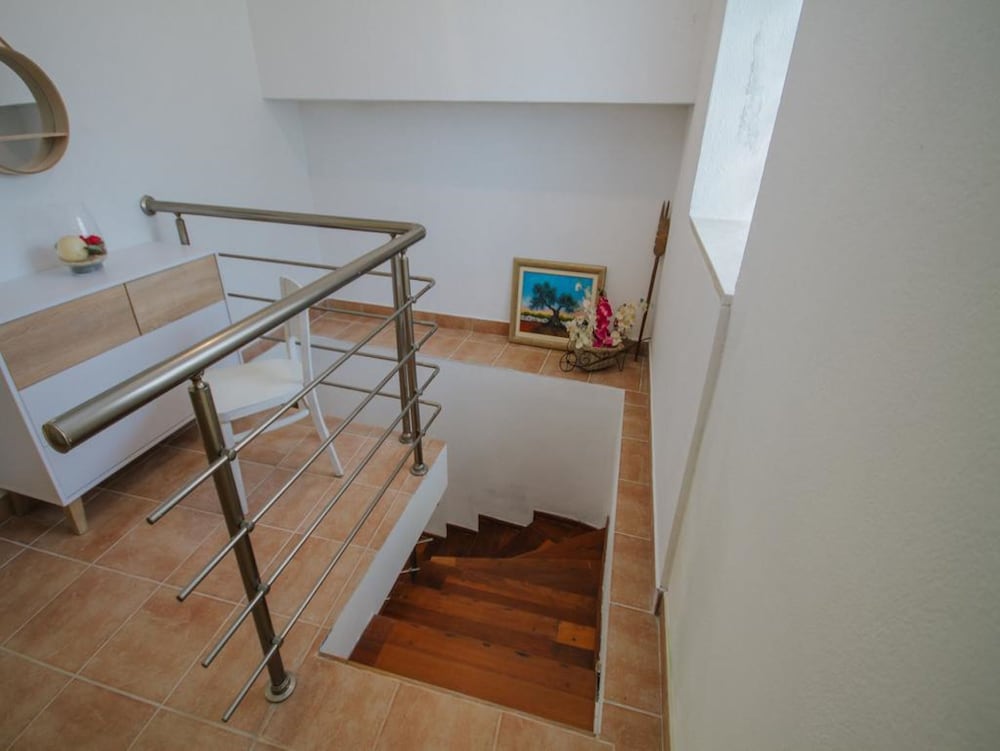 Tranquil Getaway Villa Prapatnica With Pool and Garden