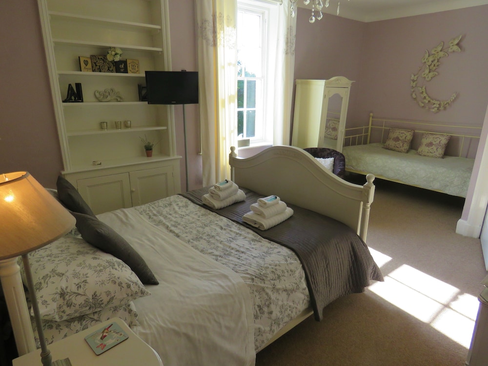 Little Mollington Hall