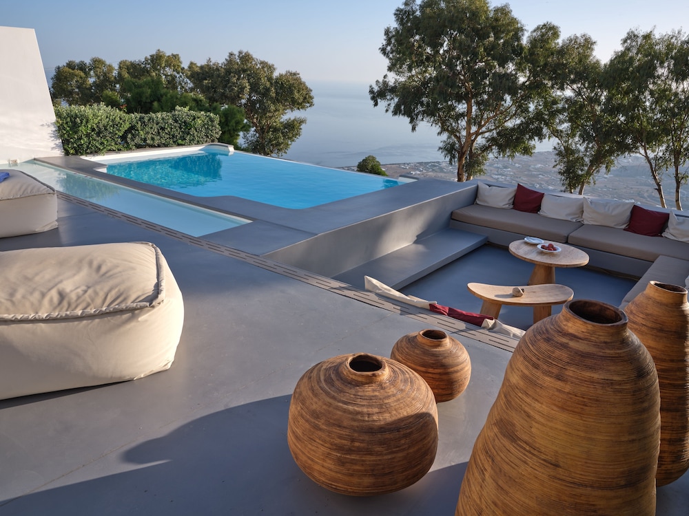 Santorini Heights