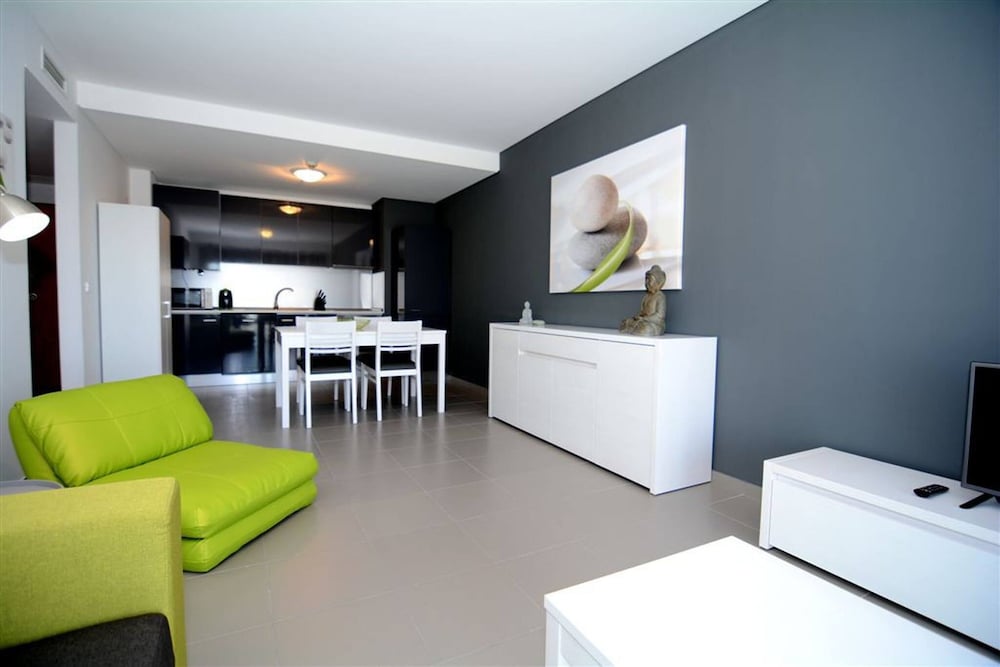 09 in Portim o With 1 Bedrooms and 1 Bathrooms