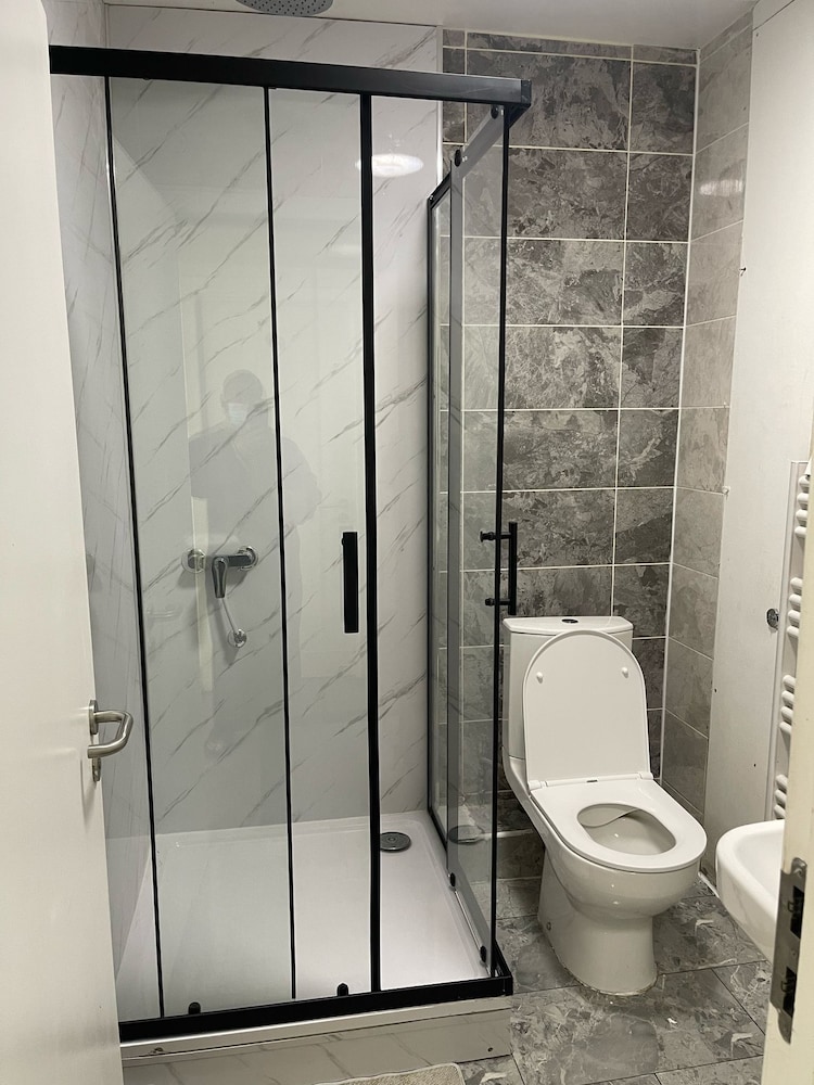 Rahman Hostel - Manchester