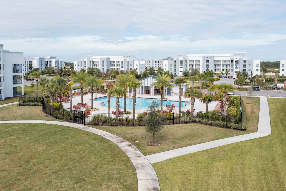 Family Friendly 2 Bd Close to Disney Storey Lake 105 3161 view 3