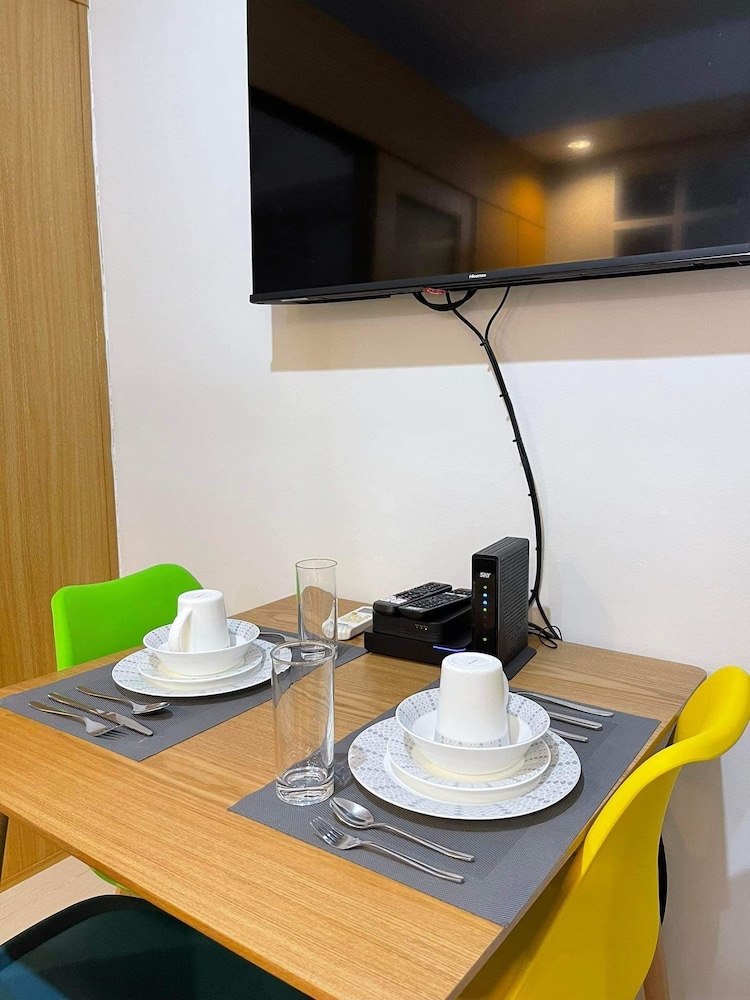 Shell Residences MOA by darpm