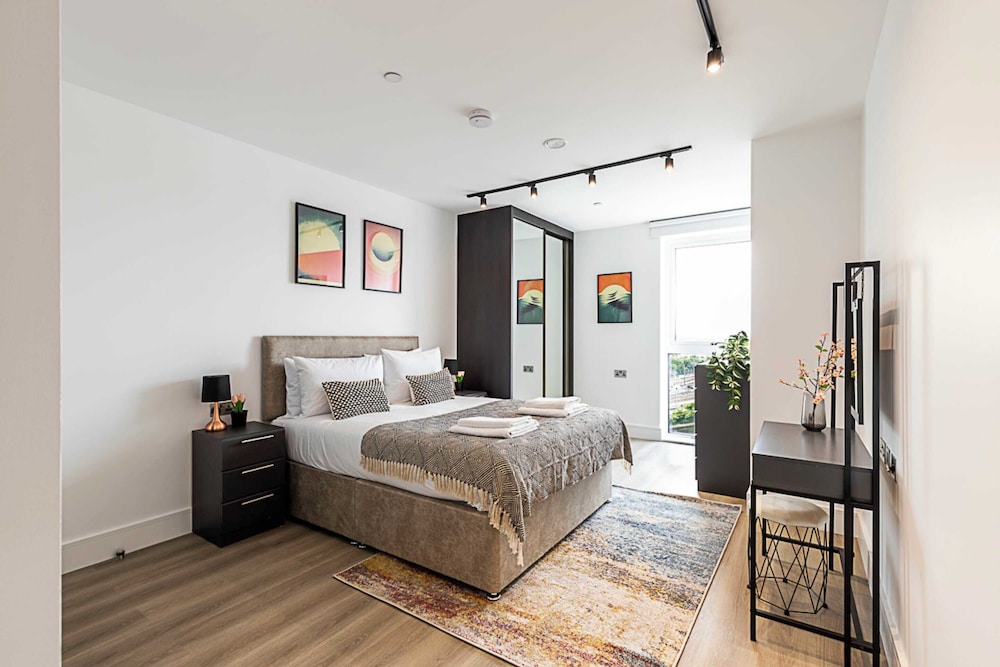 Contemporary Two Bedroom Apartment
