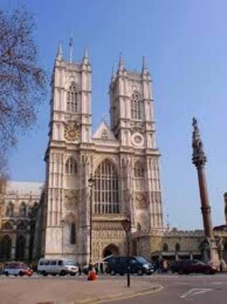 Lovely 2 Bedroom Apartment With Garden, South Bank Westminster