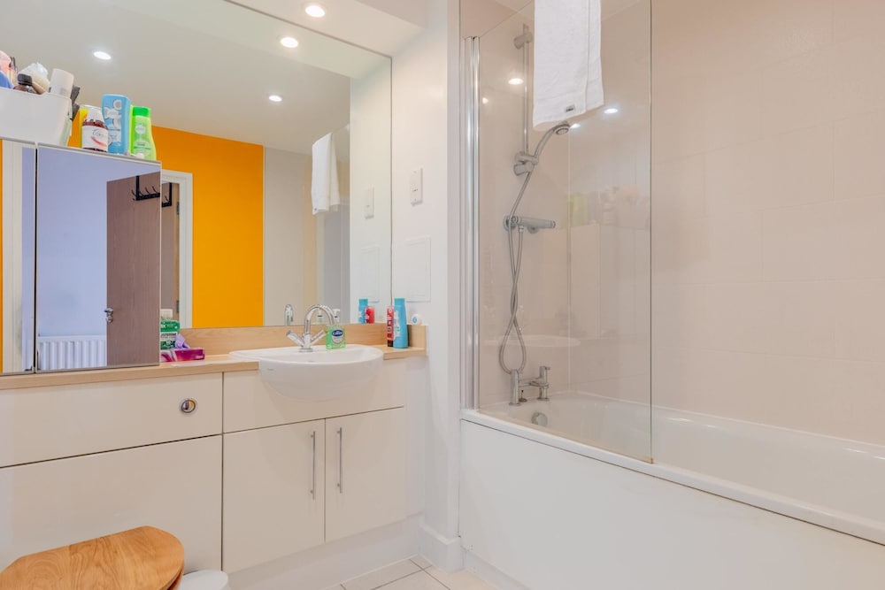 Quirky 1BD Flat W/gym & City Views Dalston!