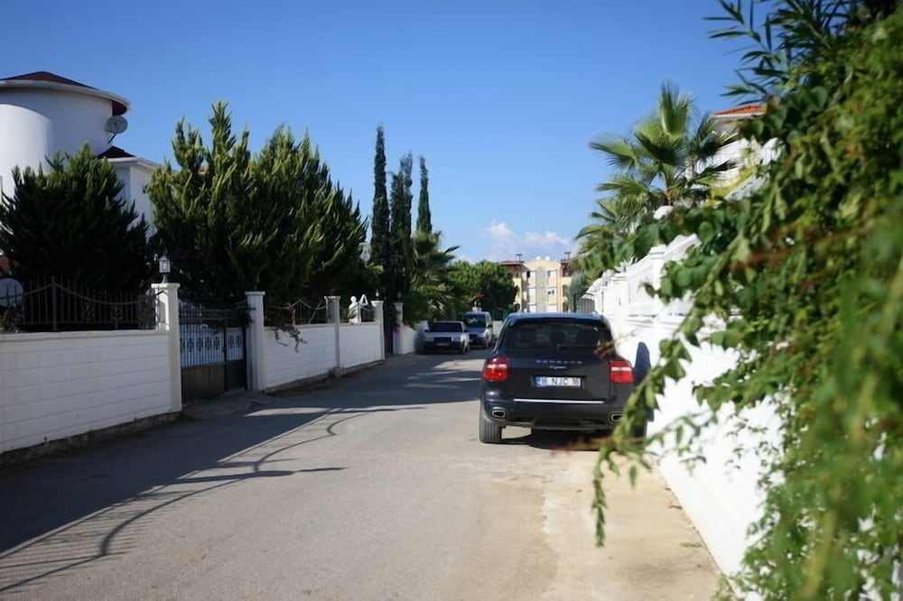 Photo 10