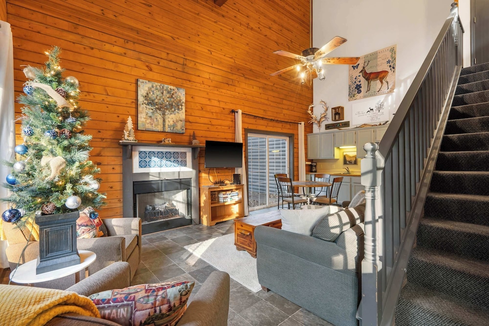 Whitetail Cabin Getaway for 6