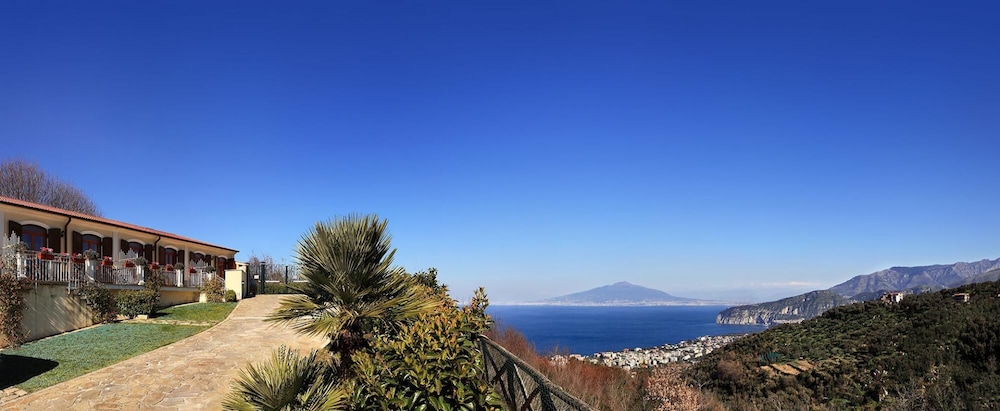 M1 - Marea in Massa Lubrense view 2