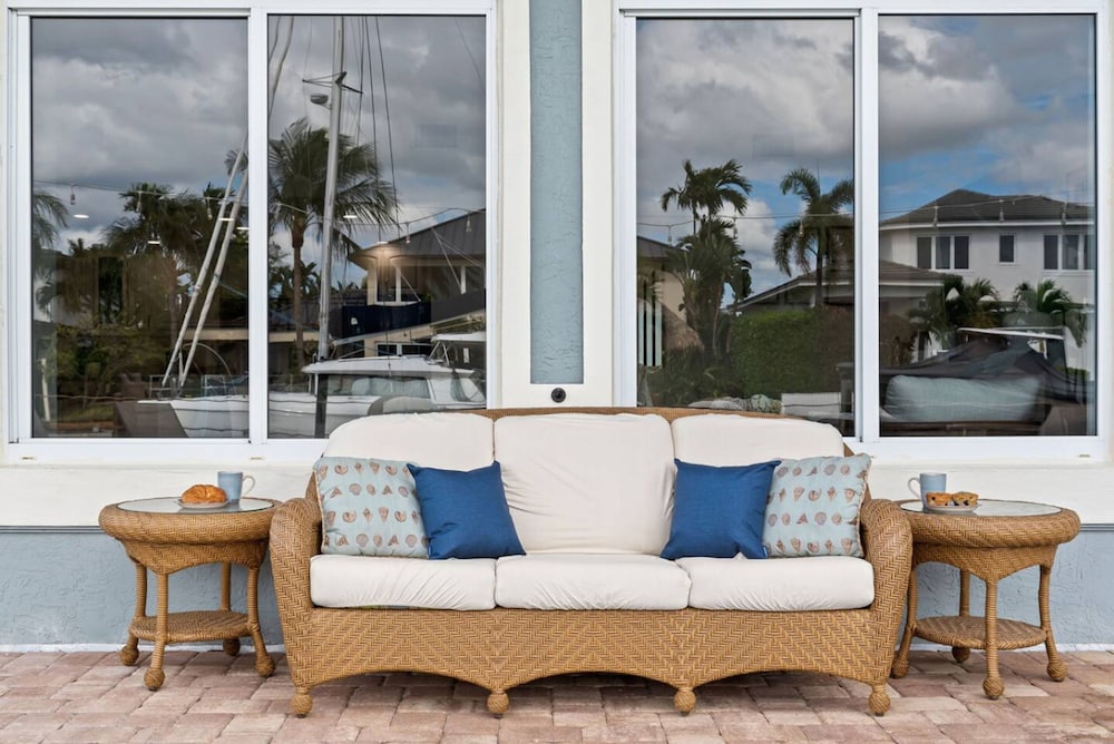 Waterfront Oasis Heated Pool Game Room Gym