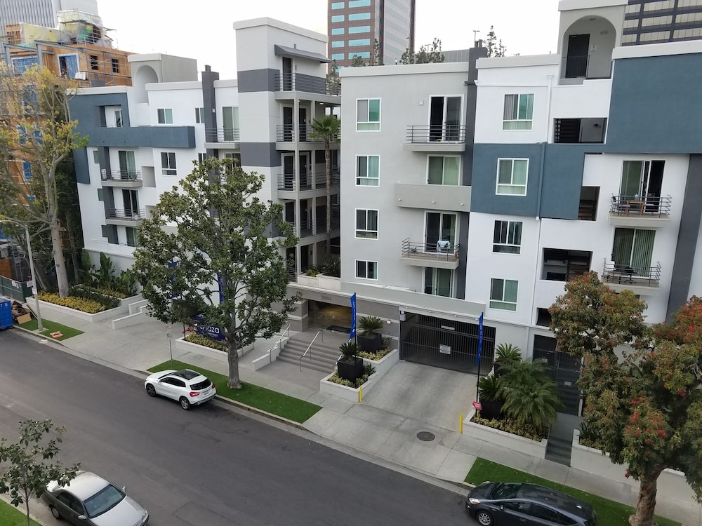Prime Location For UCLA Students S209
