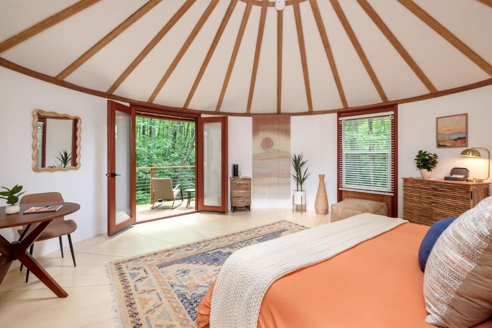 Creekside Yurt - The Whisperer