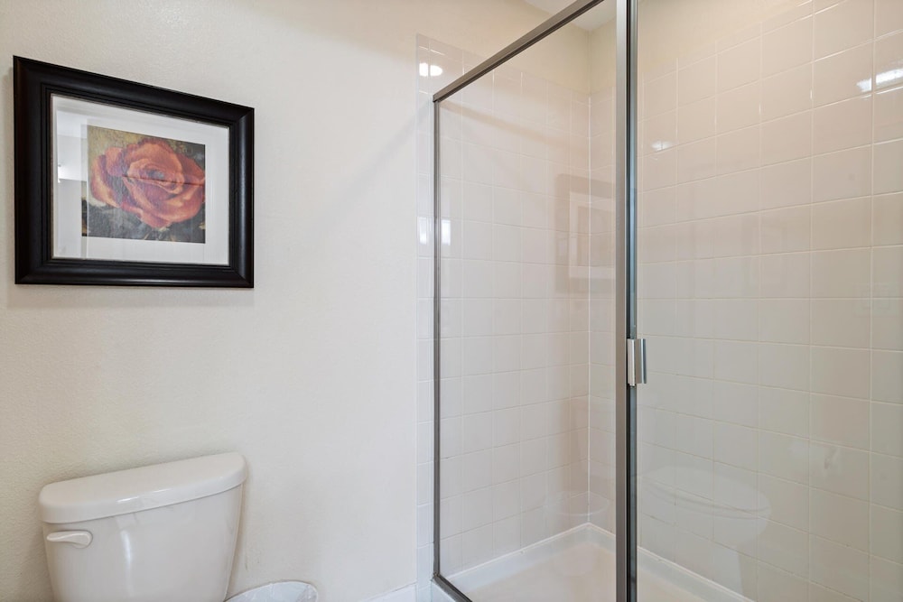 Championsgate Resort 8 Bedroom Pool Home with Spa 8 Home