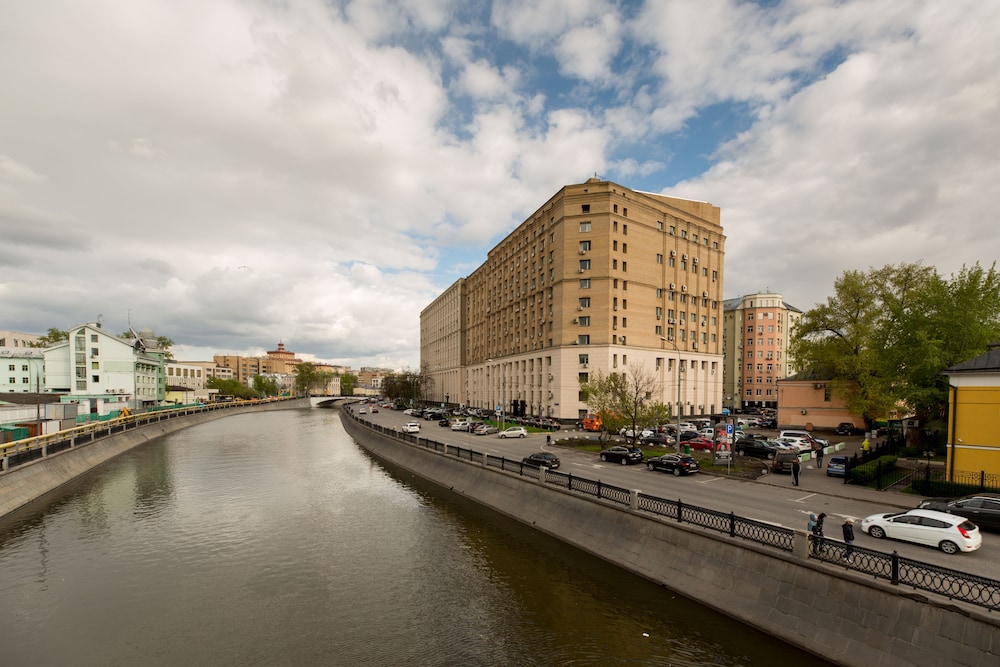 Makarov Hostel