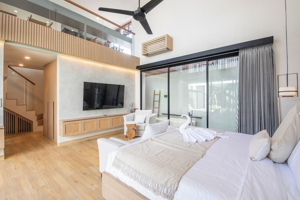 Elegant 3BR Escape Canggu AC 5min Shore
