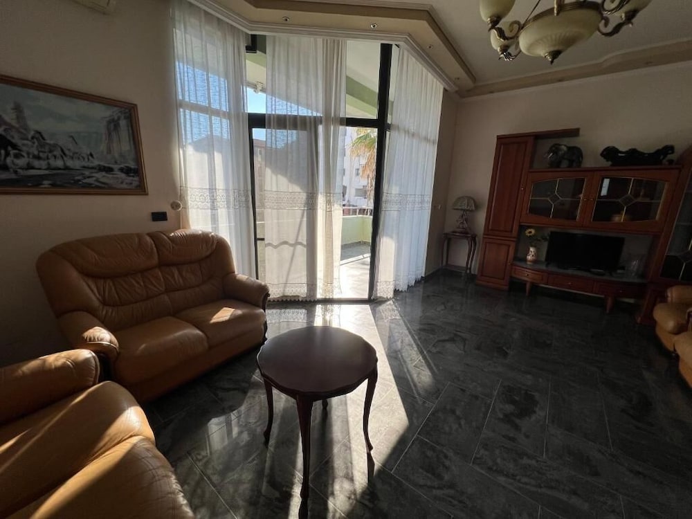Green Garden Villa