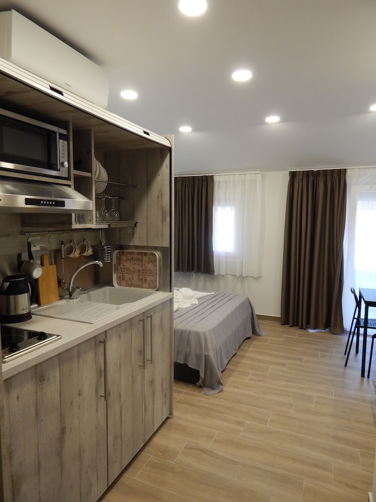 Nioplias Luxury Apartments Pefkohori