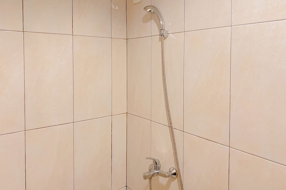Good Choice And Homey Studio Grand Kamala Lagoon Apartment