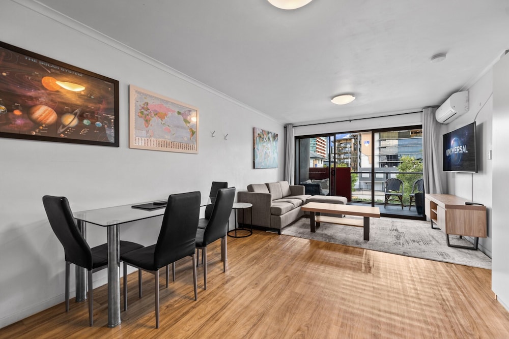 Central Bowen Hills Stay