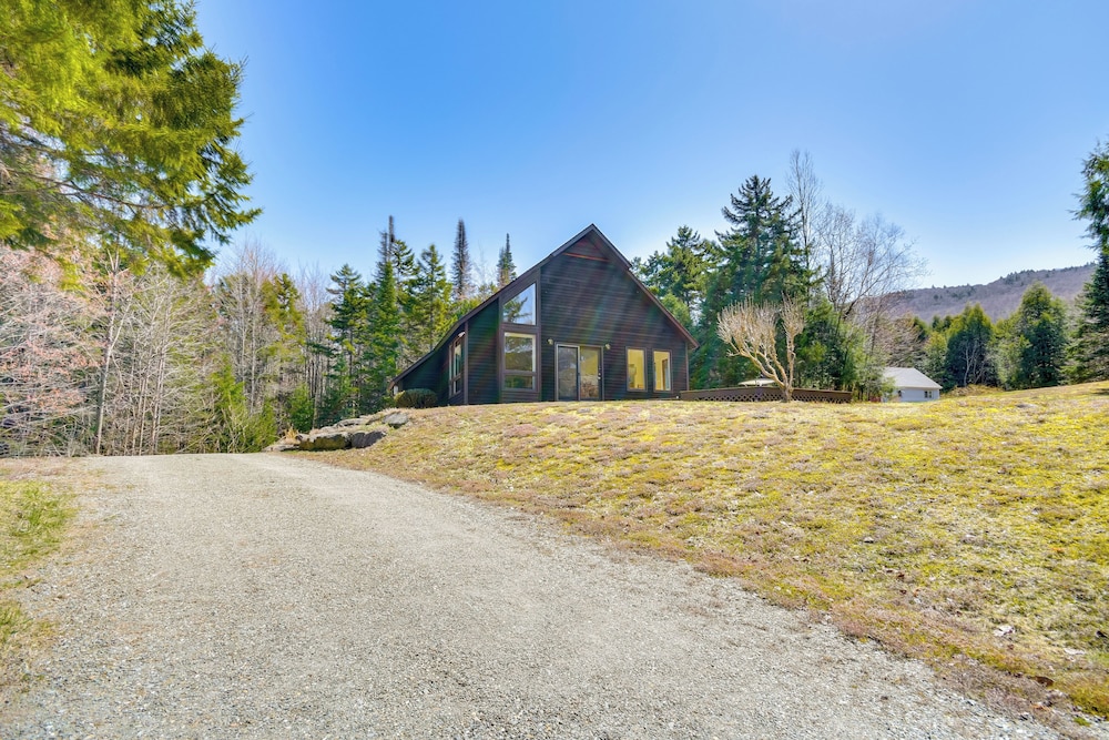 6 Mi to Lake & State Park: Hideaway in Elmore!