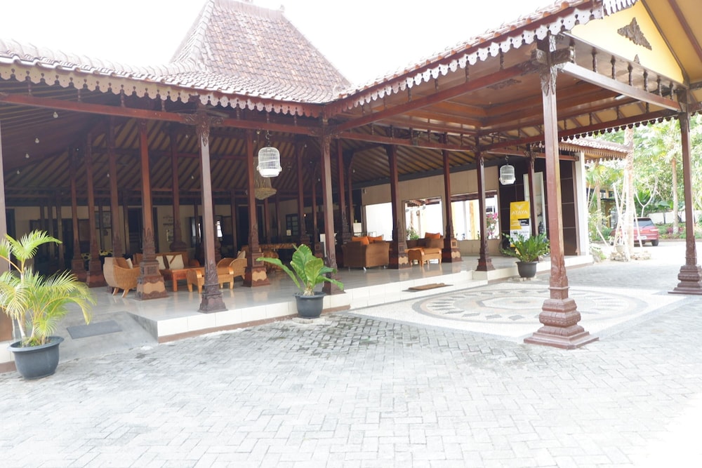 Ataya Hotel by Qinarya