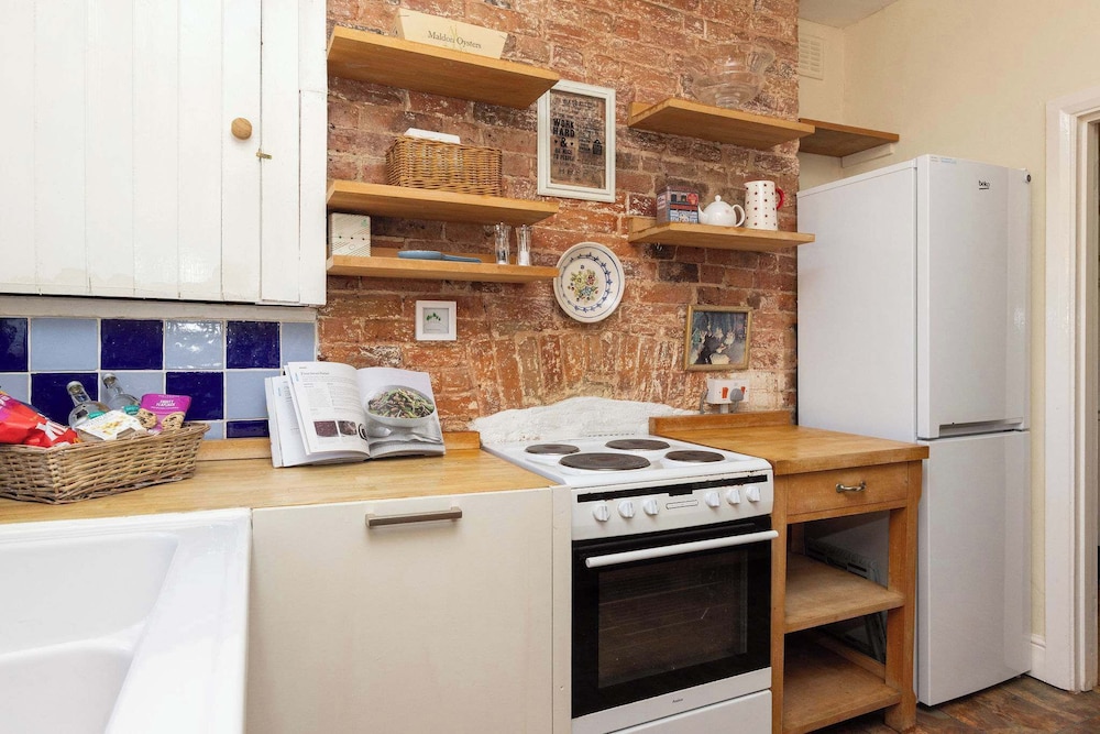 Characterful City Maisonette for 4