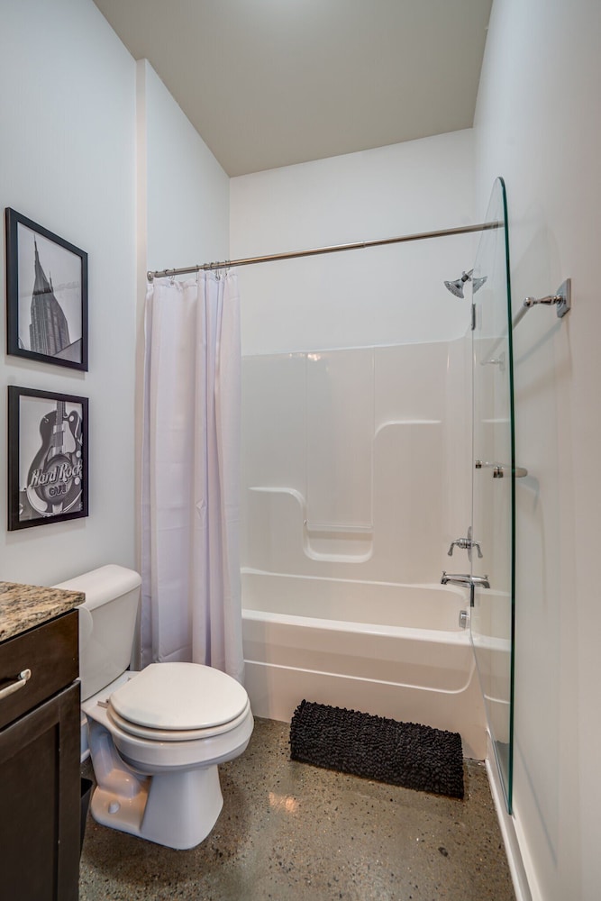 Lofts At 30th - Urban Lodge - Mins to Broadway!