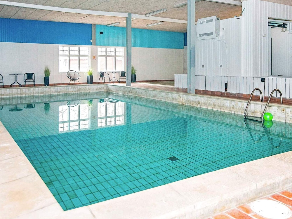 6 Person Holiday Home in Hojer