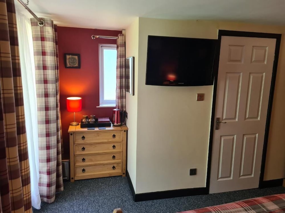 Tudor Lodge Hotel