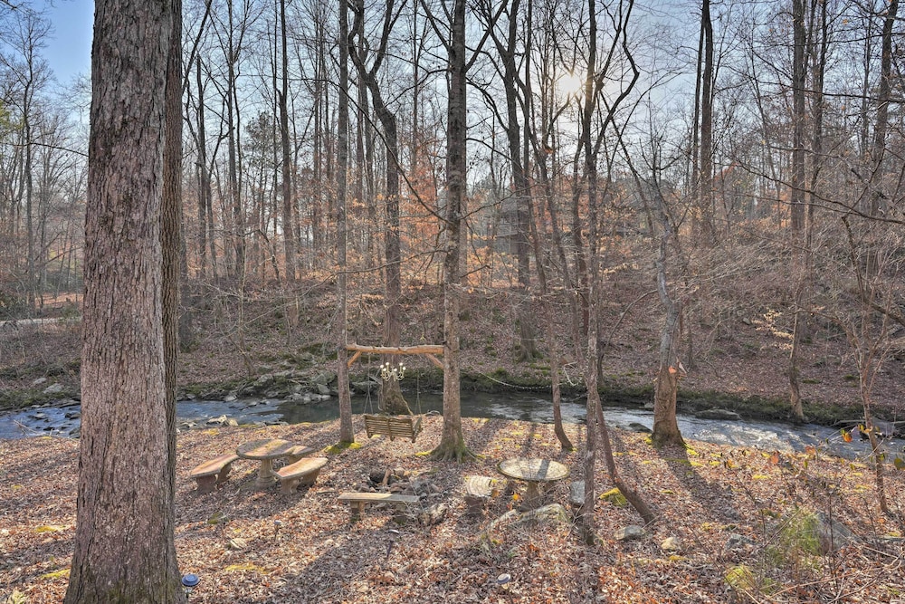 Cozy Summerville Cabin: Private Hot Tub, Fire Pit! view 3
