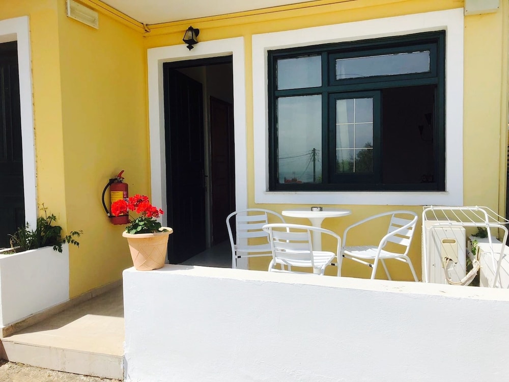 Avra Paradise Aparthotel