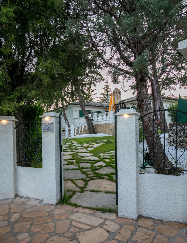 Villa Euphoria