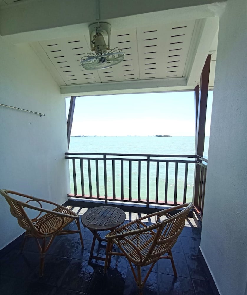Alpine LXPD Full Seaview Water Chalet, photo 34