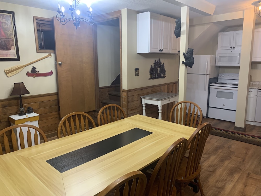 Woodwose Cabin - Adventures Now view 3