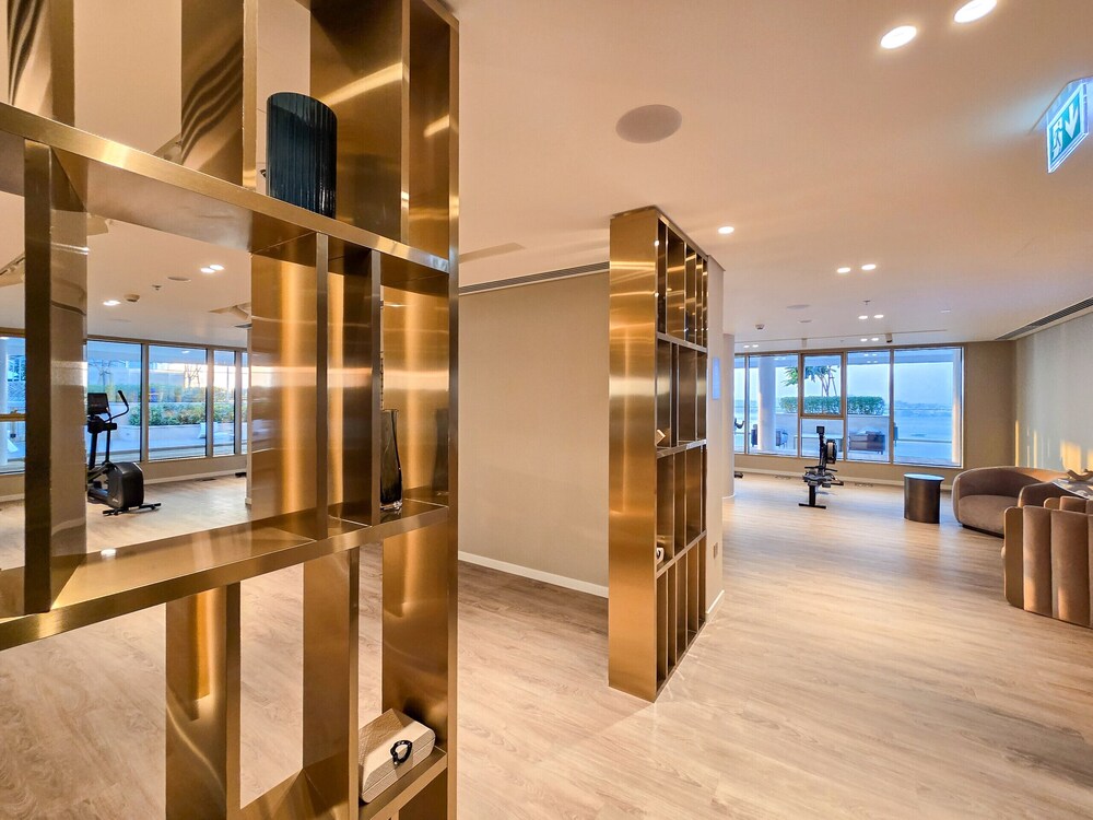 Easygo-luxury Beachfront 1bdr Grand Bleu