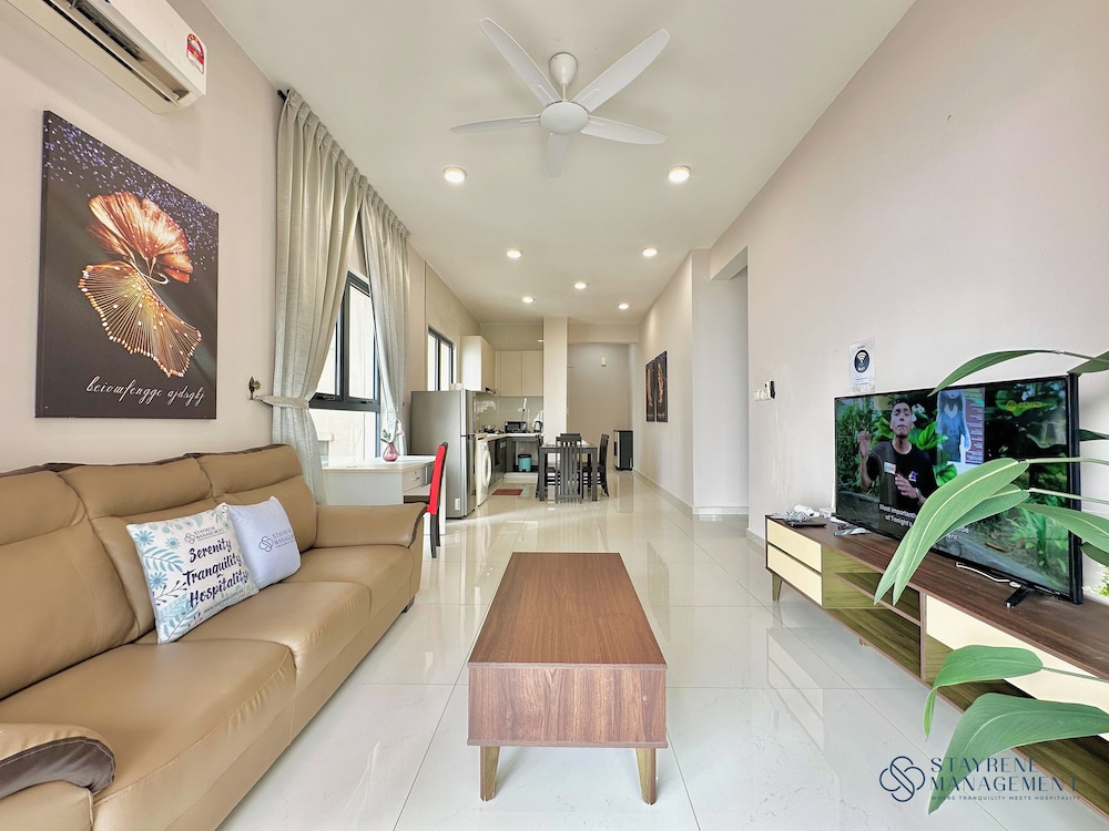 Country Garden Danga Bay Sea View Homestay by Stayrene