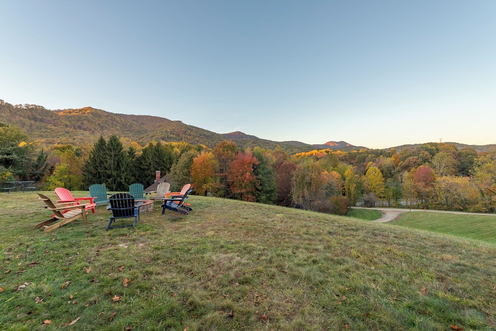 Engadine Inn  Cabins - Property Image 103