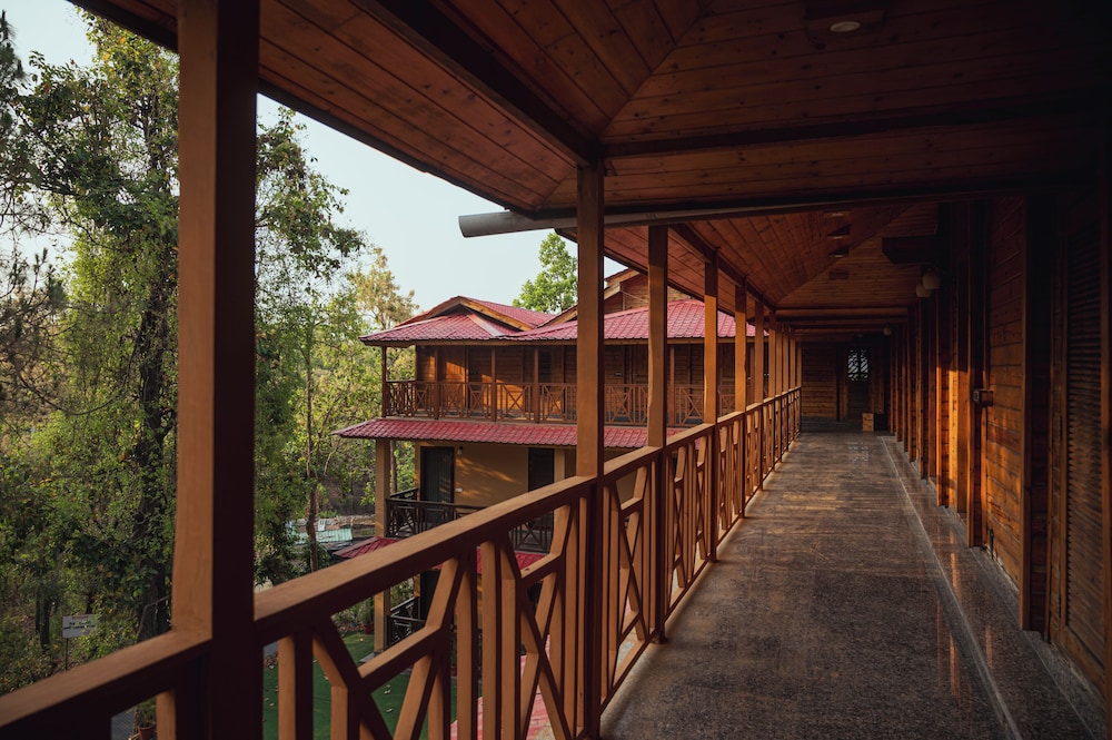 Aavaas Hill Resort