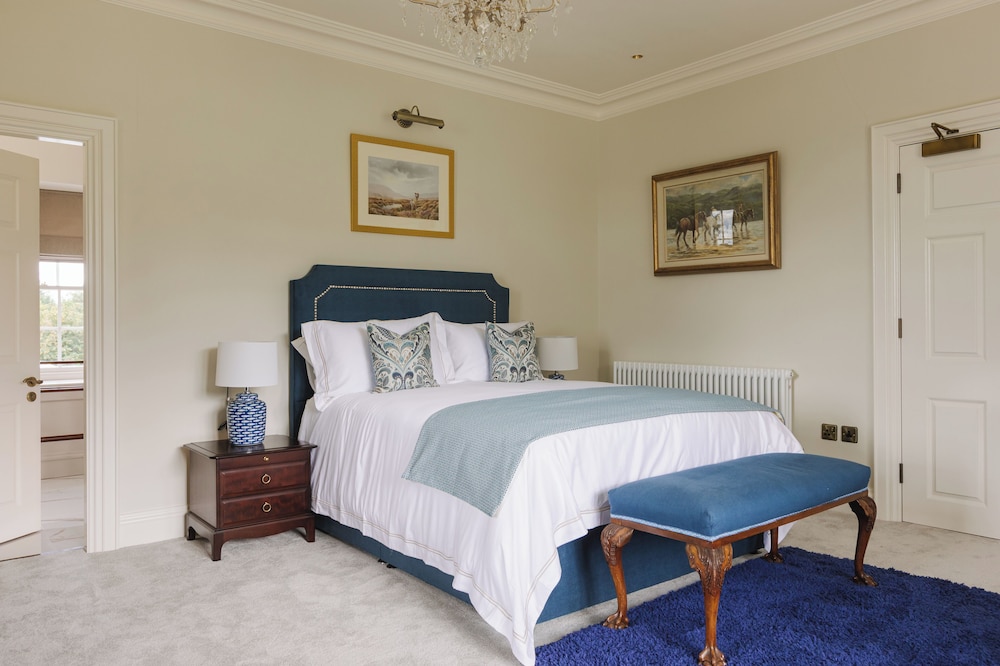 Moore Lodge