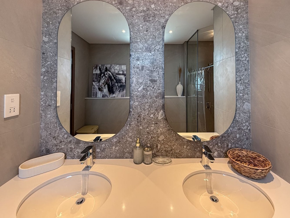Luxury townhouse in Al Danah Bay
