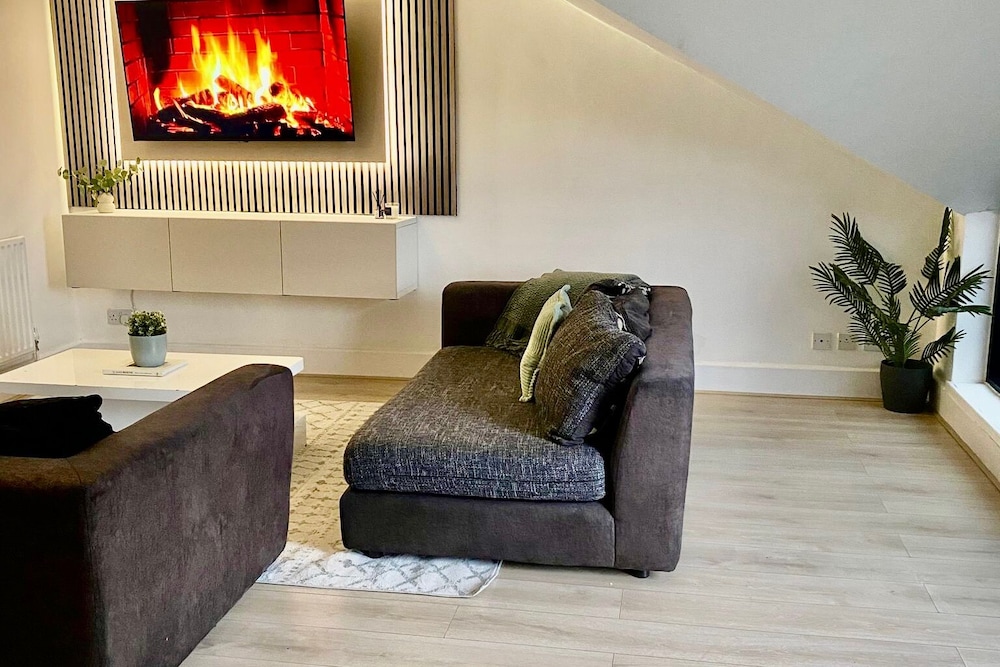 Stylish 1 bed Apartment - Sleeps 4 & Free Parking