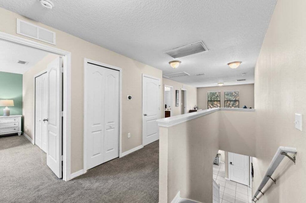 Spacious 6br Villa W/ Private Pool near Disney 6 Bedroom Villa
