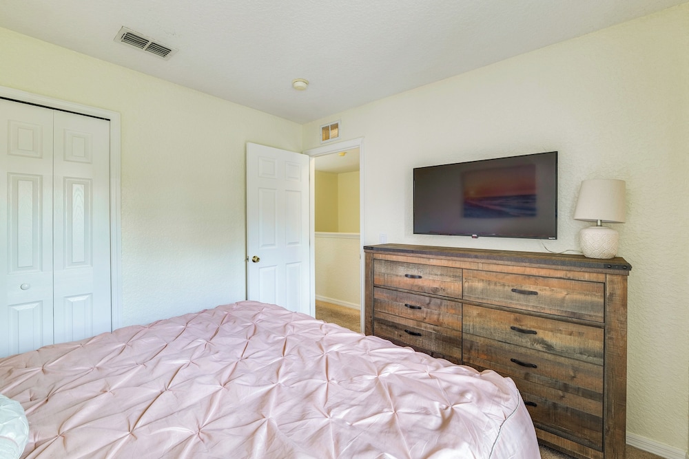 9 Mi to Disney! Regal Palms Resort Condo w/ Pools