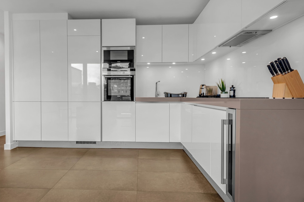 Deluxe 1 Bedroom Apartment in City Road