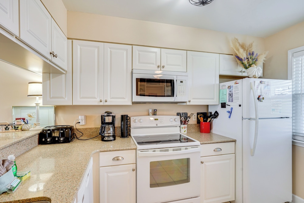 Steps to Sand: PCB Condo w/ Gulf-view Balconies!