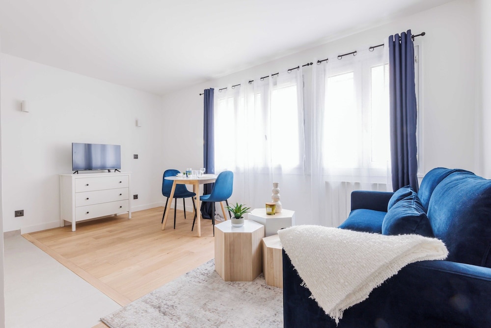Beautiful Studio for two People - Puteaux view 5
