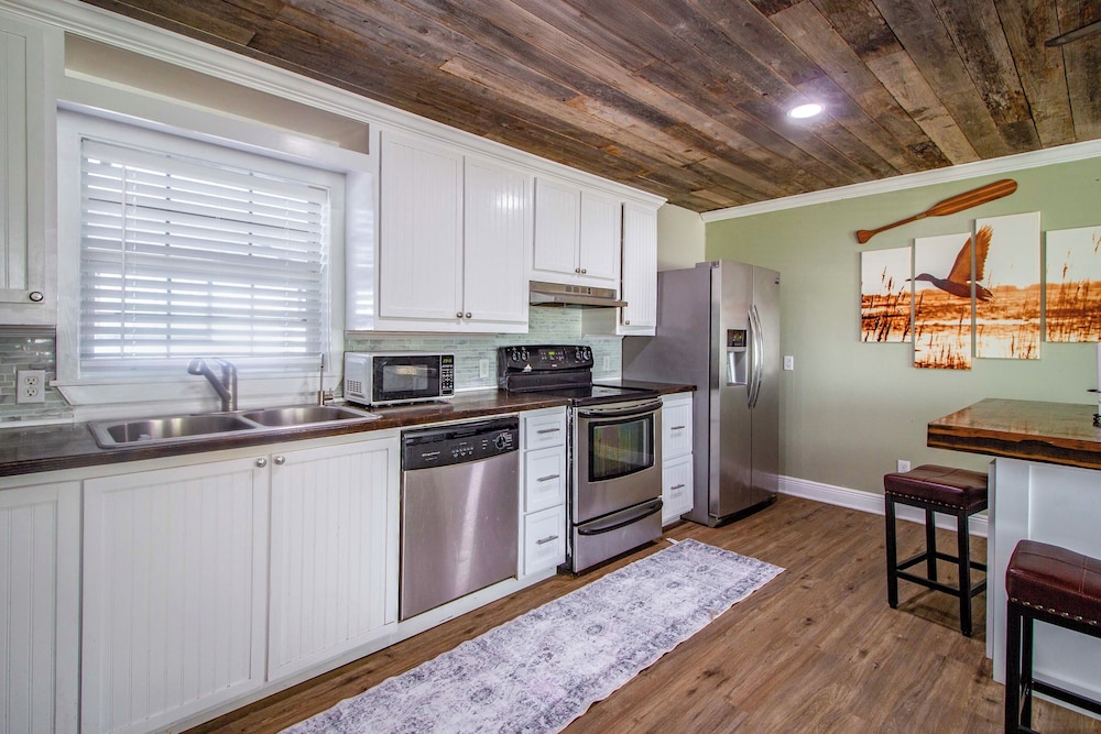 Private Dock: Des Allemands Cabin on the Bayou!