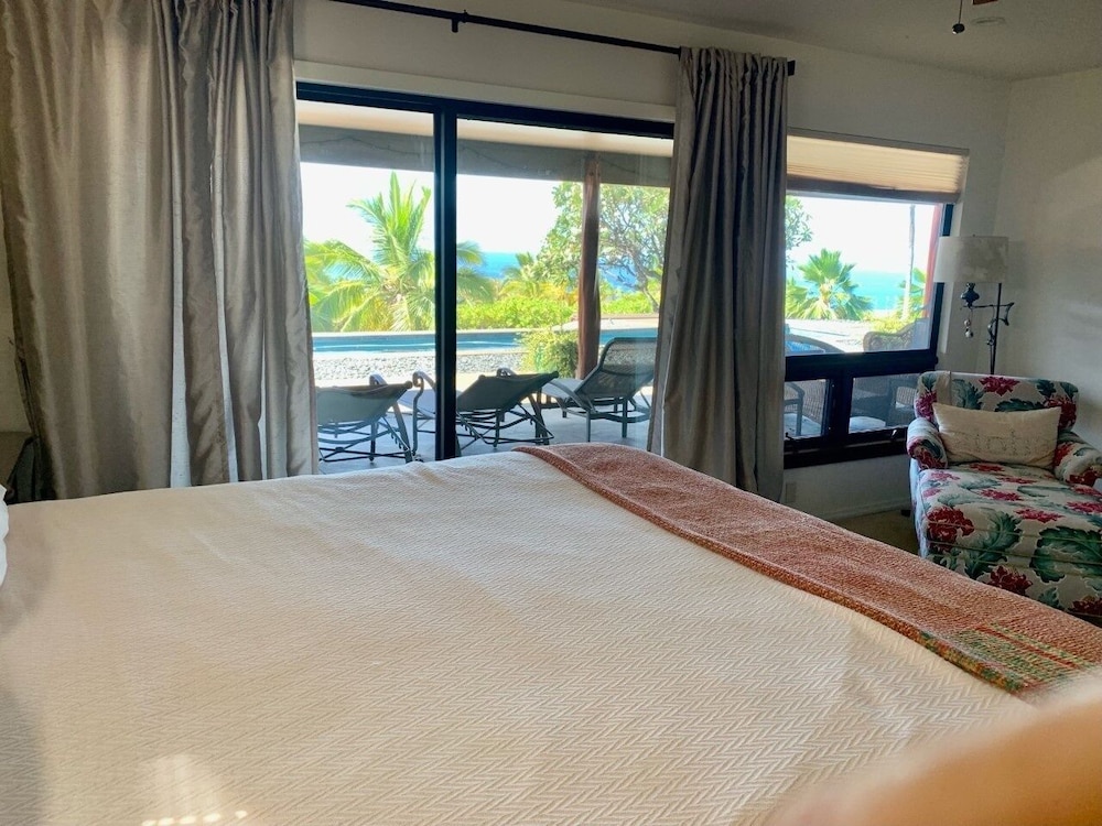 Kohala Estate Home 3 Bedroom Estate by RedAwning