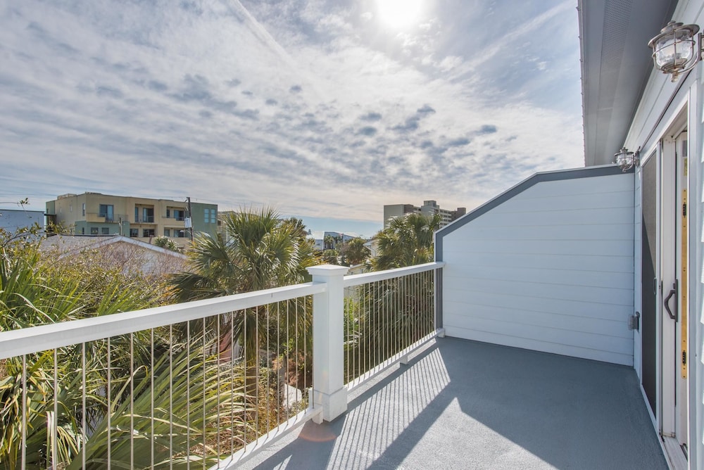 E Ashley A 121 4 Bedroom Holiday Home By My Ocean Rentals