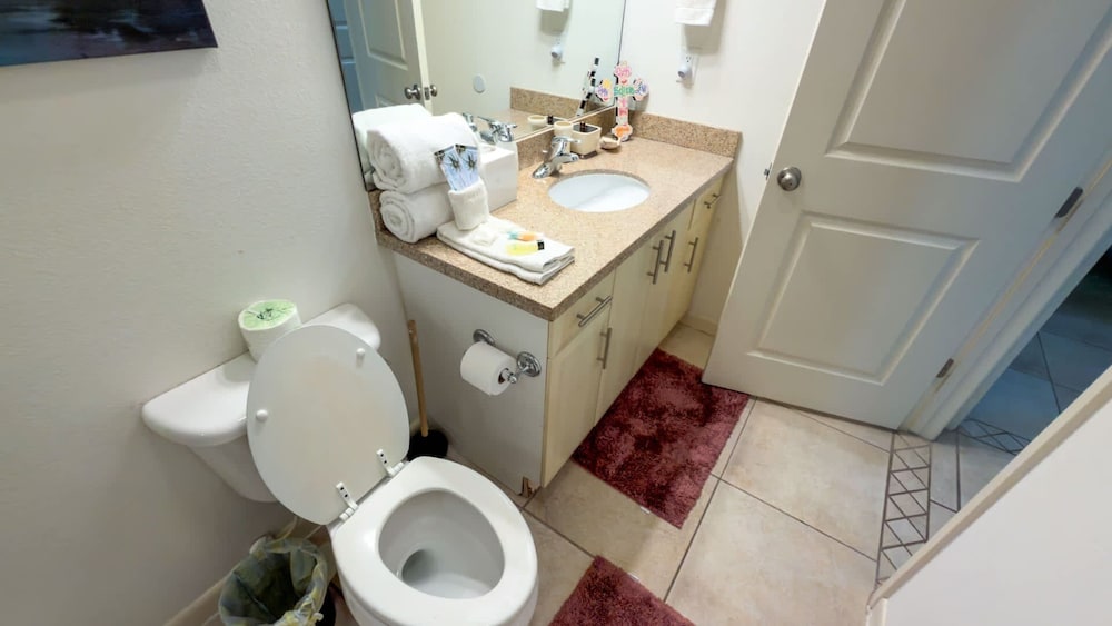 Channel Views Private Boat Slip Pool & Patio 3 Bedroom Apts
